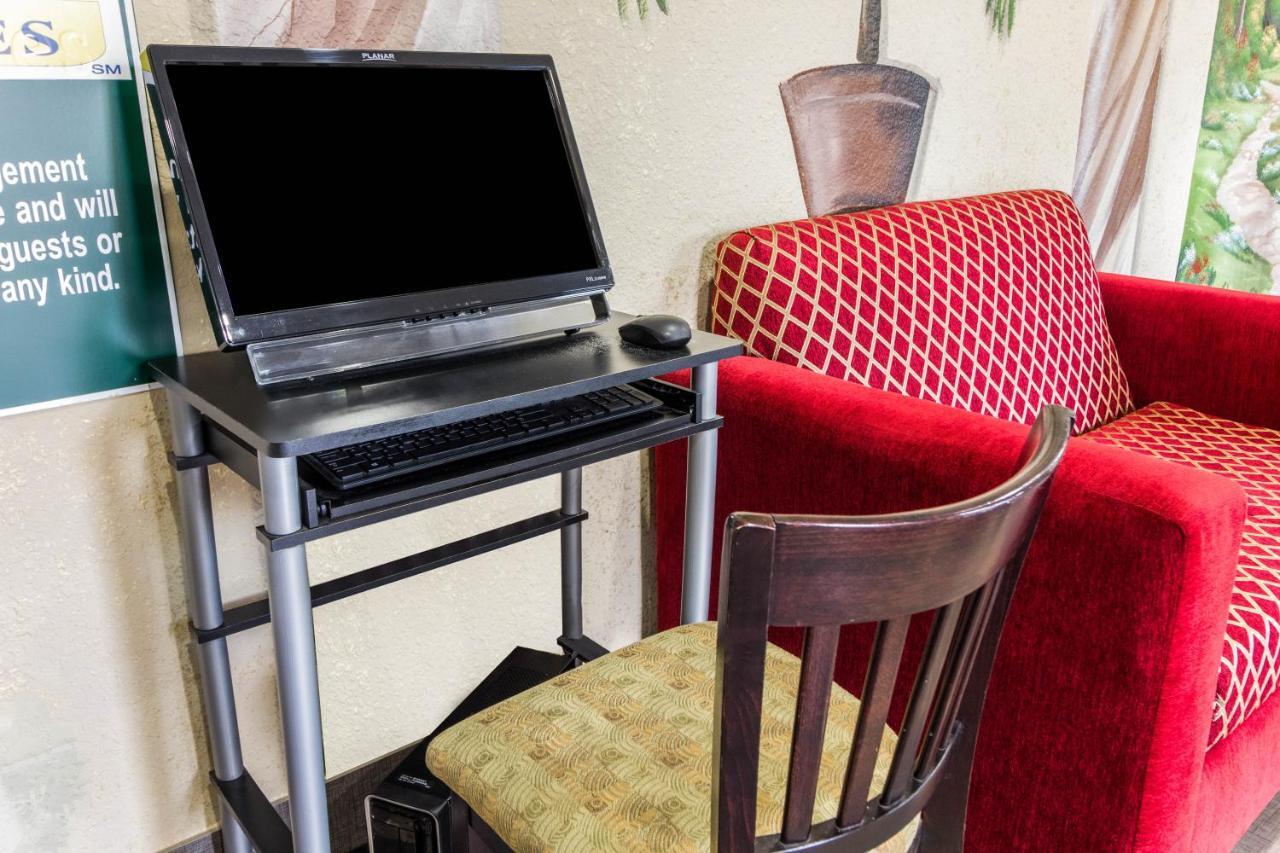 Scottish Inn And Suites Baytown Kültér fotó